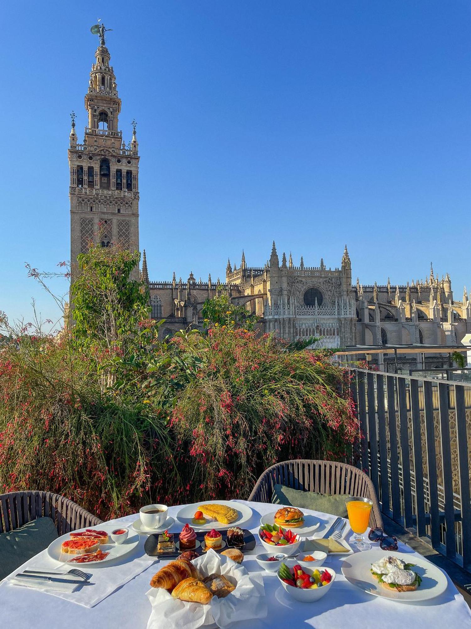 Eme Catedral Mercer Hotel Seville Exterior photo